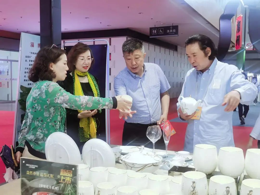 國瓷之光閃耀南京！華光璀璨亮相第三屆中國工藝美術(shù)博覽會