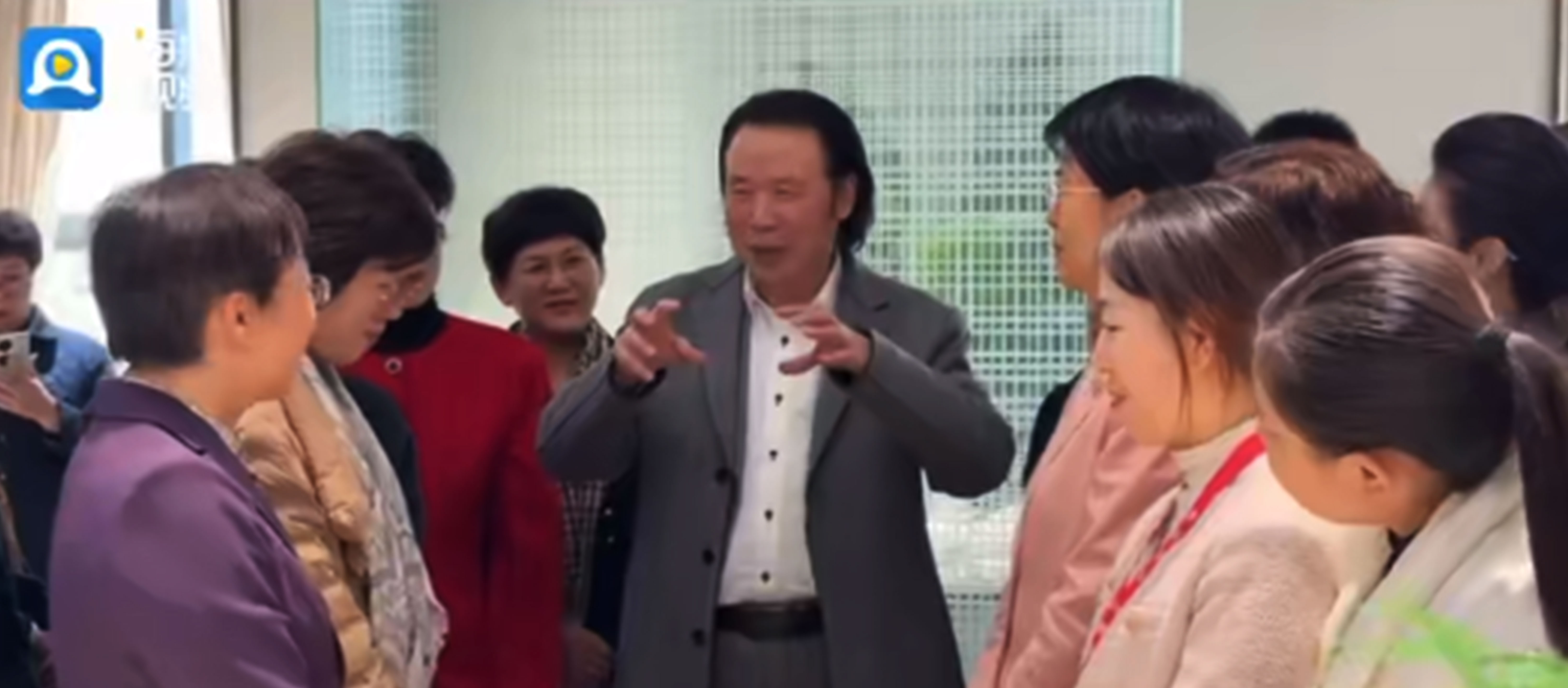 醉心國(guó)瓷之美丨山東省女企業(yè)家協(xié)會(huì)走進(jìn)華光國(guó)瓷